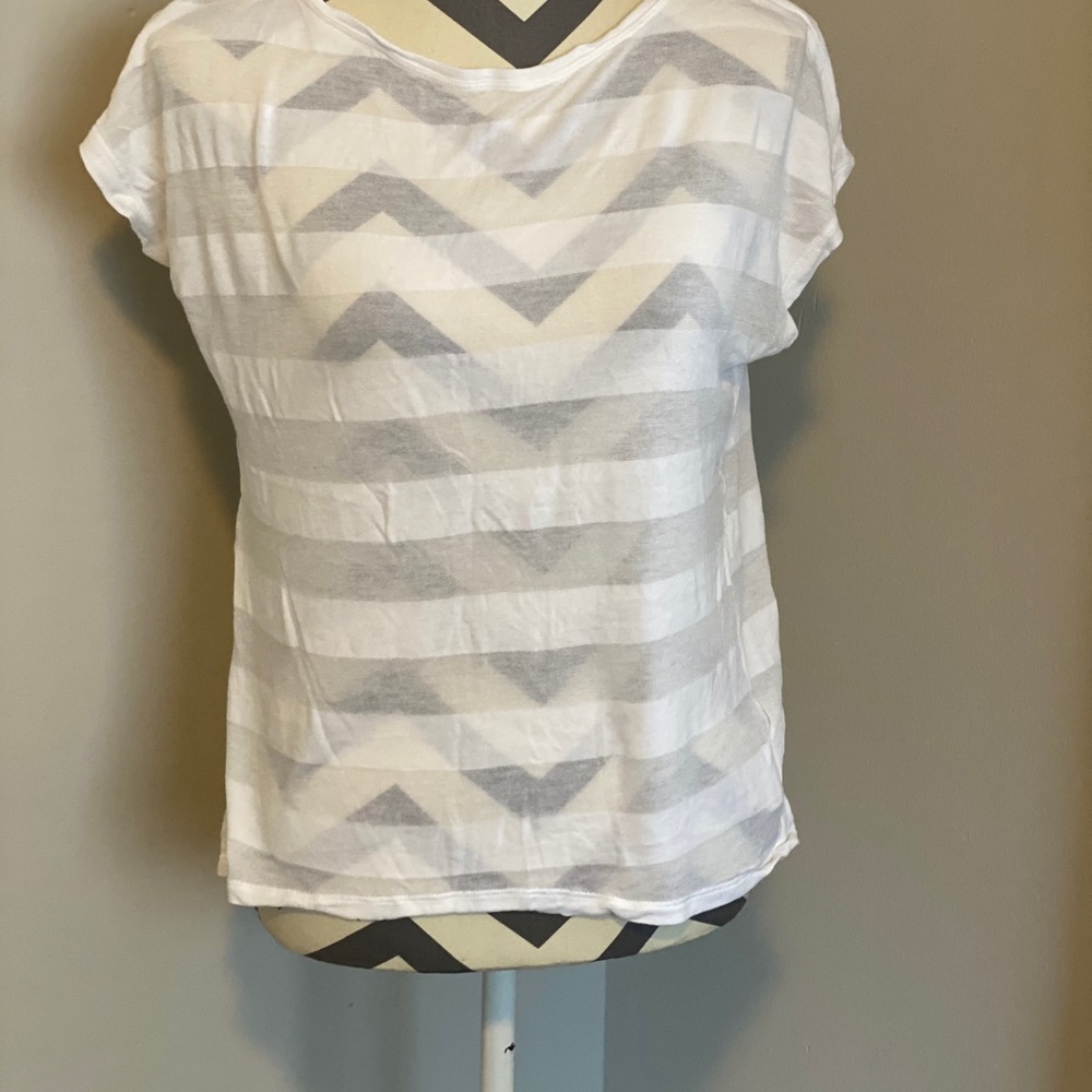 Gap White T-shirt
